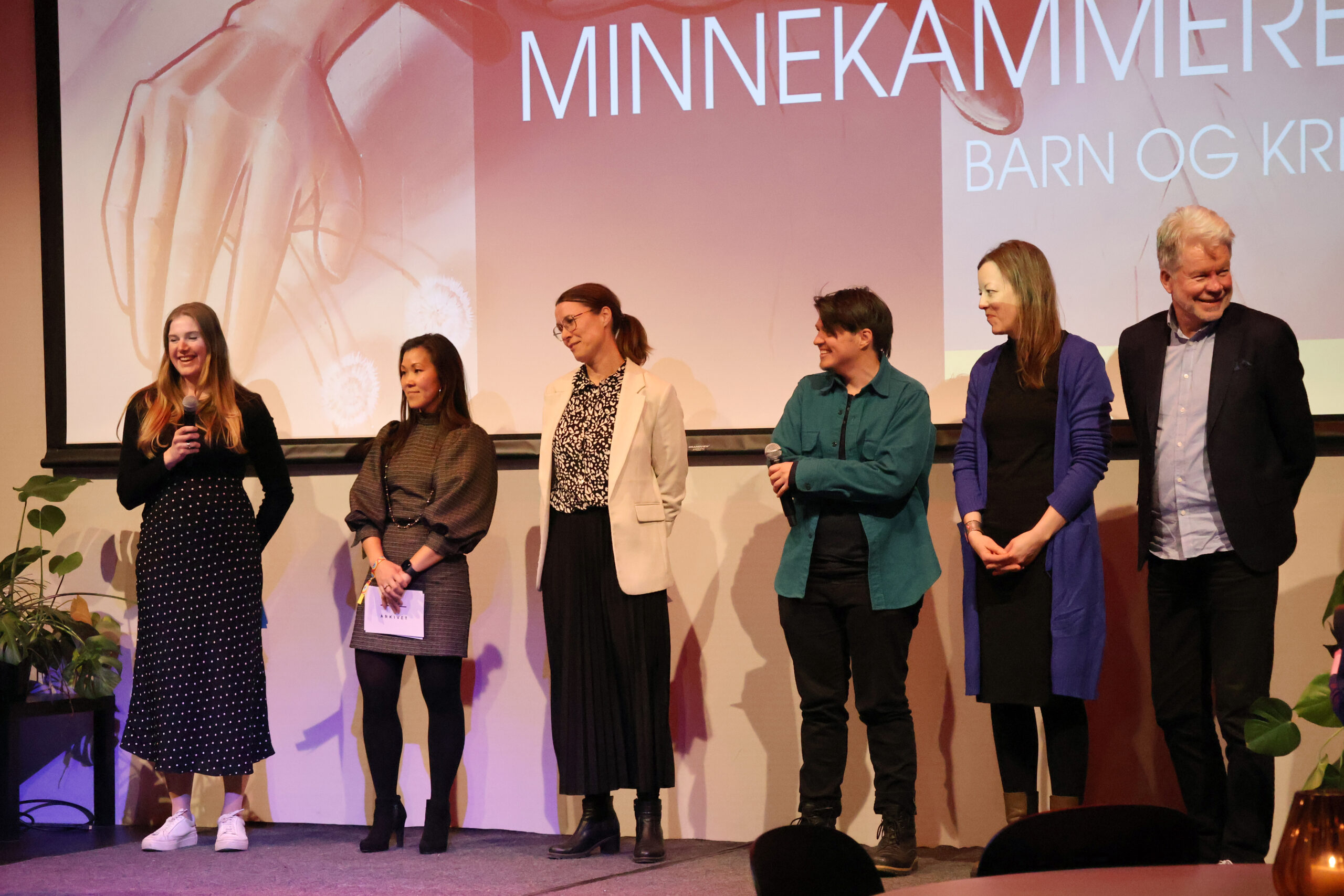 Varm mottakelse av nyskapende utstilling om barn og krig